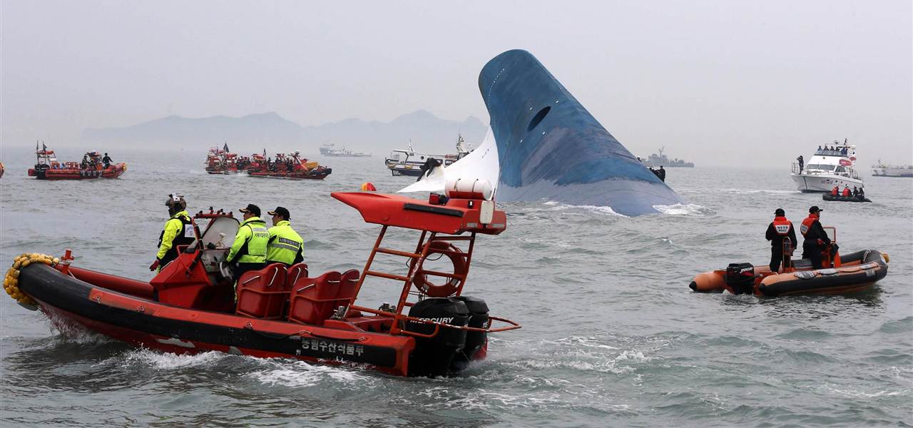 140416-south-korea-ferry-rescue-1145a_5de4afac83d35e5bdc3f76da5121e248.nbcnews-fp-1280-600