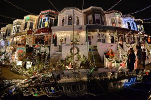 US-CHRISTMAS-LIGHTS