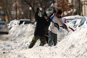 Huge Snow Storm Slams Into Mid Atlantic States