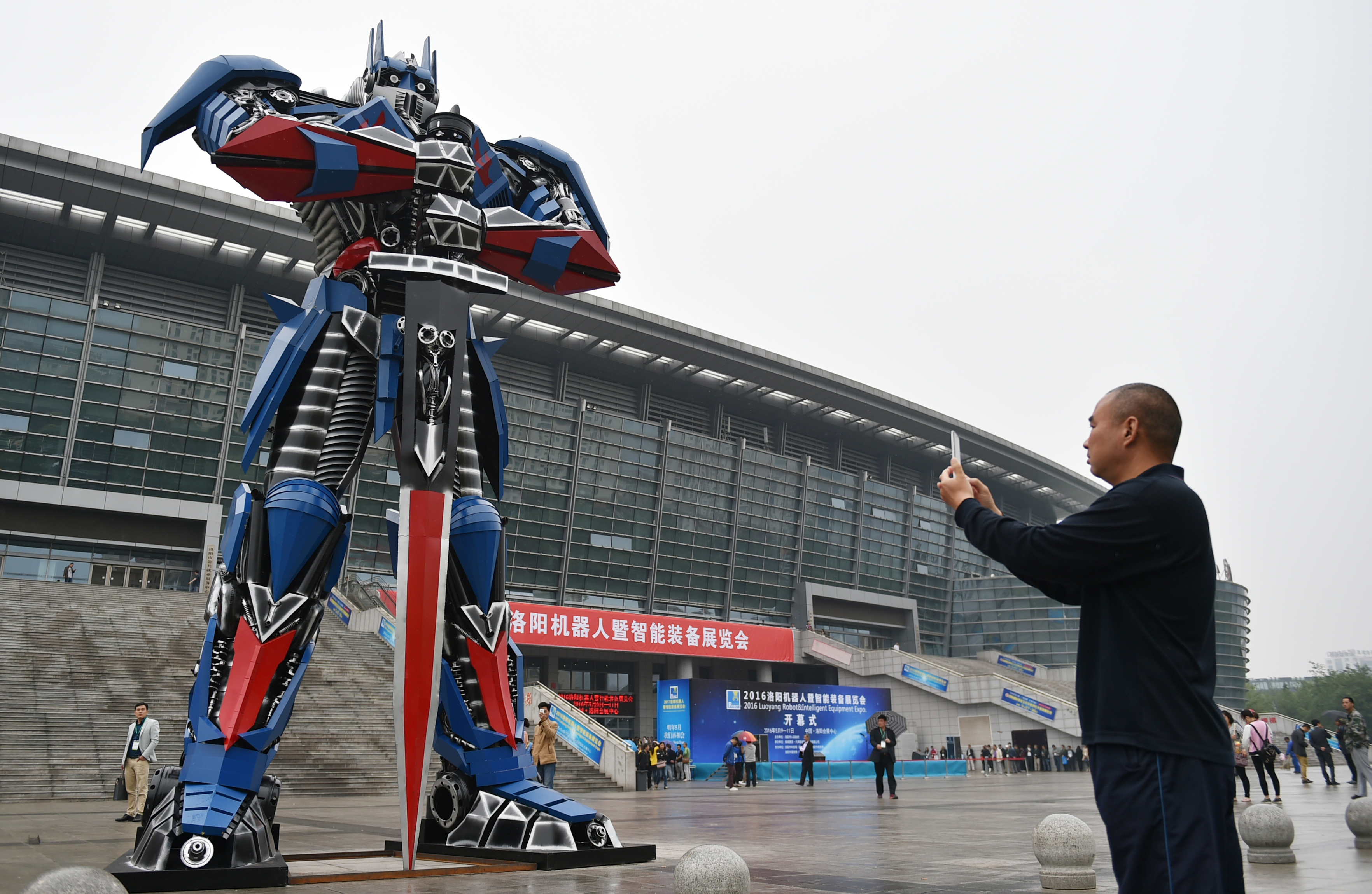 China Luoyang International Robot And Intelligent Equipment Exhibition Opens
