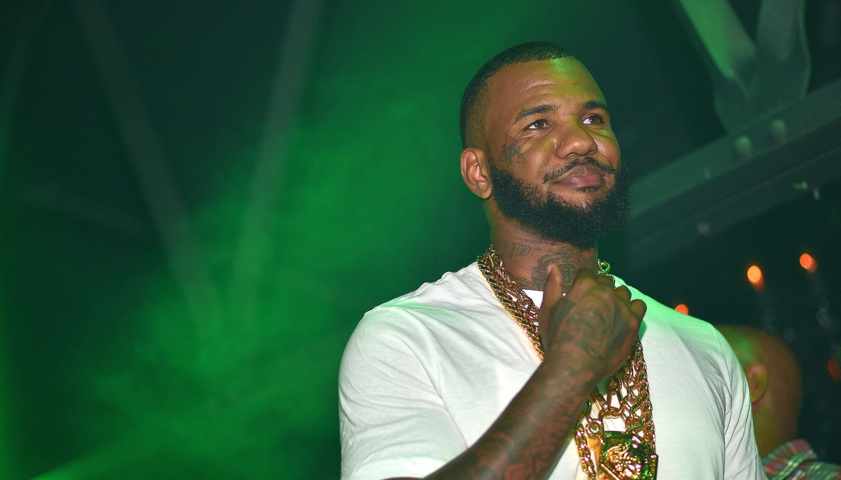 The Game Host Prive