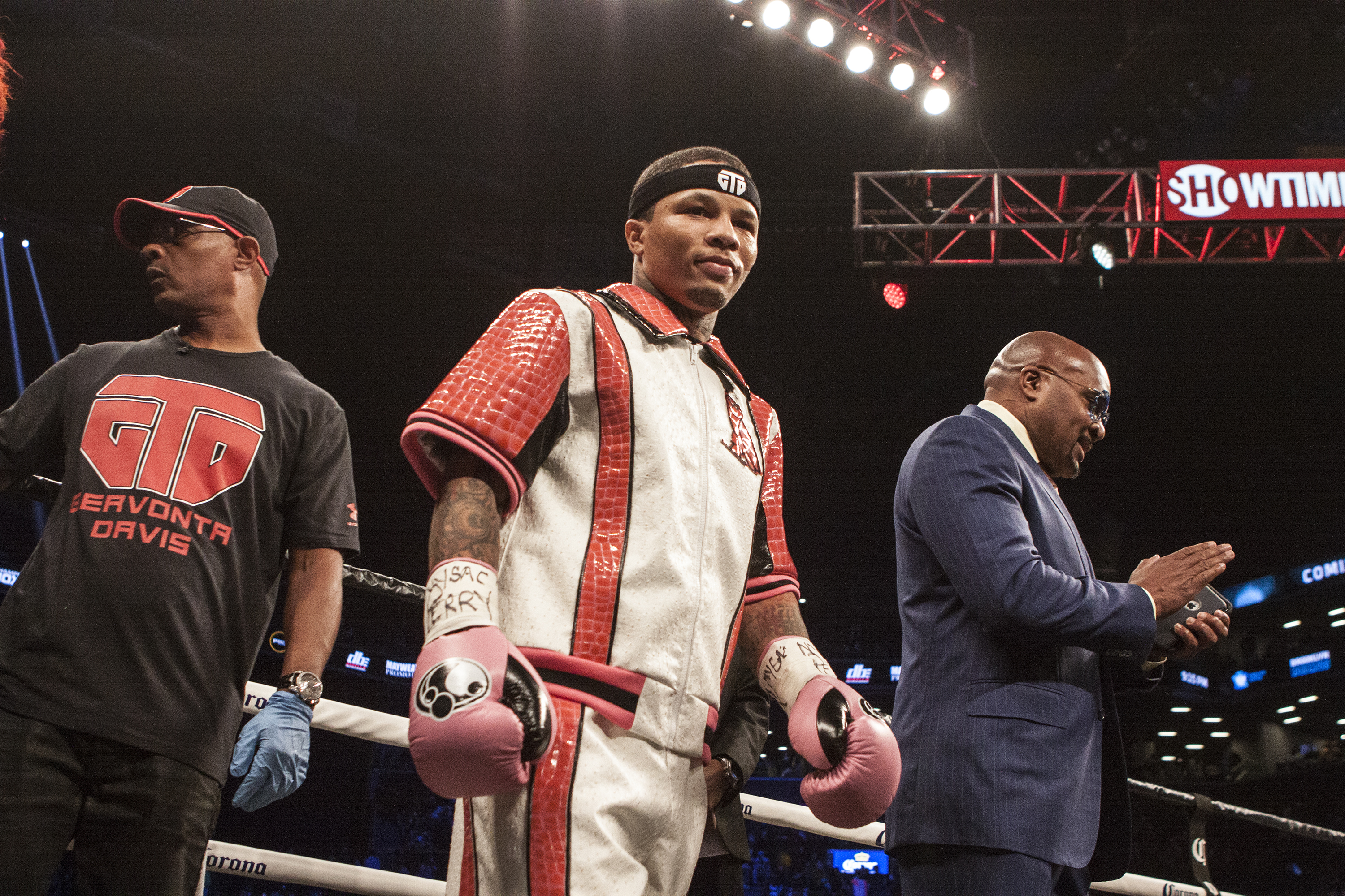 Adrien Broner v Jessie Vargas